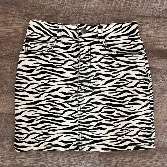 Superdown | Zebra Print Skirt | Small - Picture 1 of 4